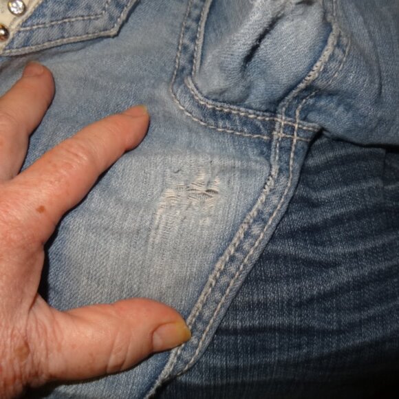 L.A. Idol Women's Rhinestone Studded Embroidered Jeans - Picture 7 of 7